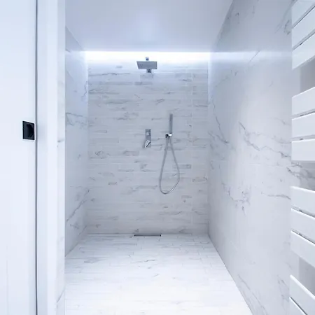 Relax In A Townhouse In L 16th District