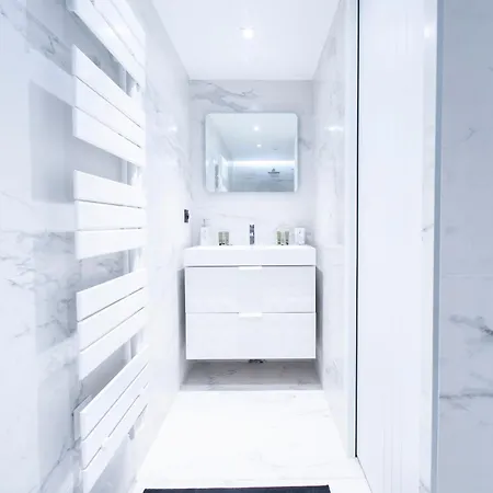 Relax In A Townhouse In L 16th District Parijs
