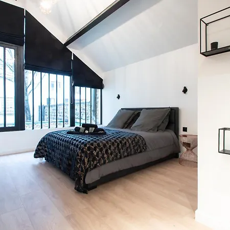 Relax In A Townhouse In L 16th District Paris