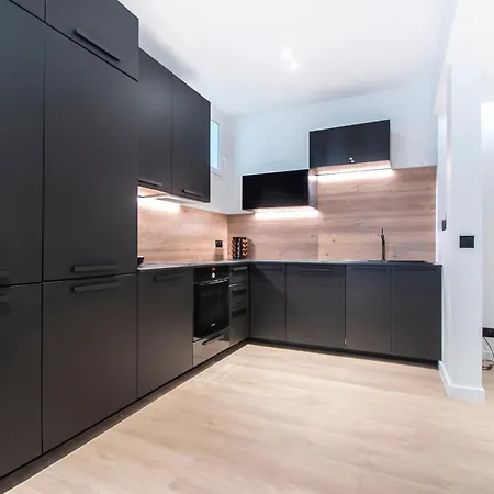 Relax In A Townhouse In L 16th District *
